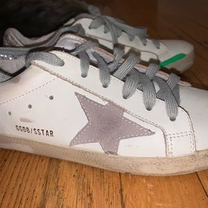 Golden goose sneaker limited edition colors.
